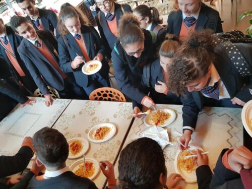Otuing Valletta - Trying out some Pasta